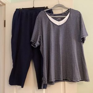 Capri & Tee Set